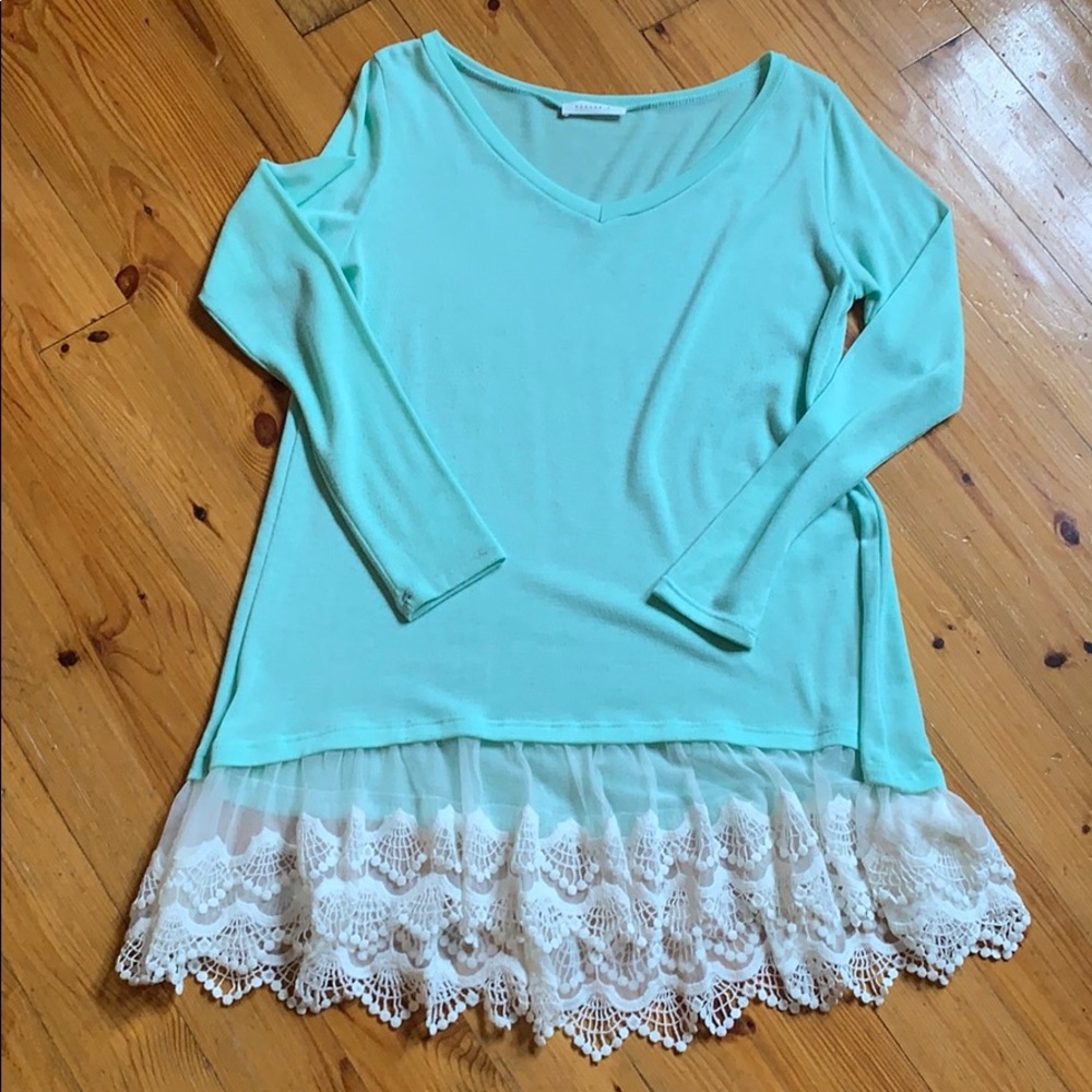 Reborn J sweater with lace trim Med 🦋 3 for $25